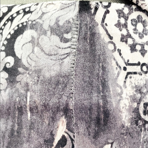 ARBER 100% Silk Weightless Floral Pattern Gray Sleeveless Top & Skirt Suit - Picture 10 of 10